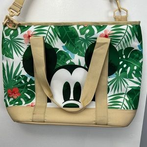 Medium sized cooler- Minnie and Mickey- used once